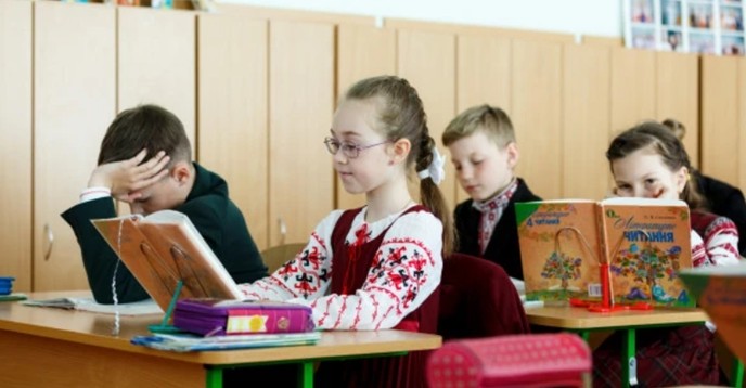 Ukraine: UNESCO mobilizes support for learning continuity